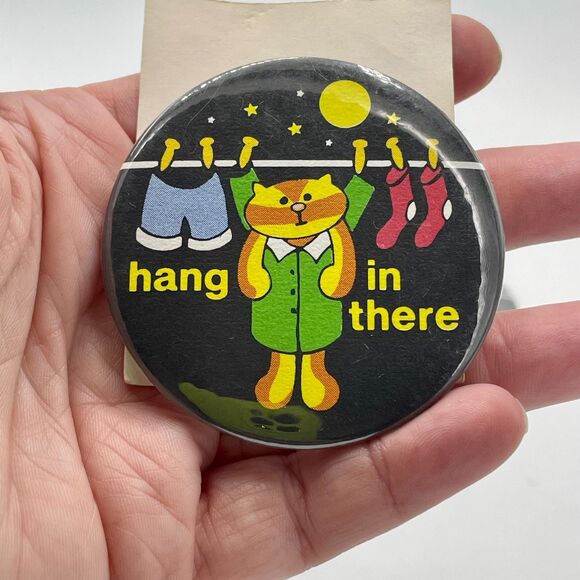 Lot of 3 Vintage 80s 90s Funny Pin Back Buttons - Cat - "Hang in there." - Picture 1 of 3